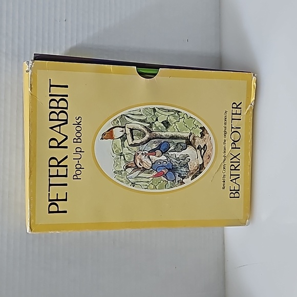 Vintage Peter Rabbit pop up book set - Picture 2 of 5